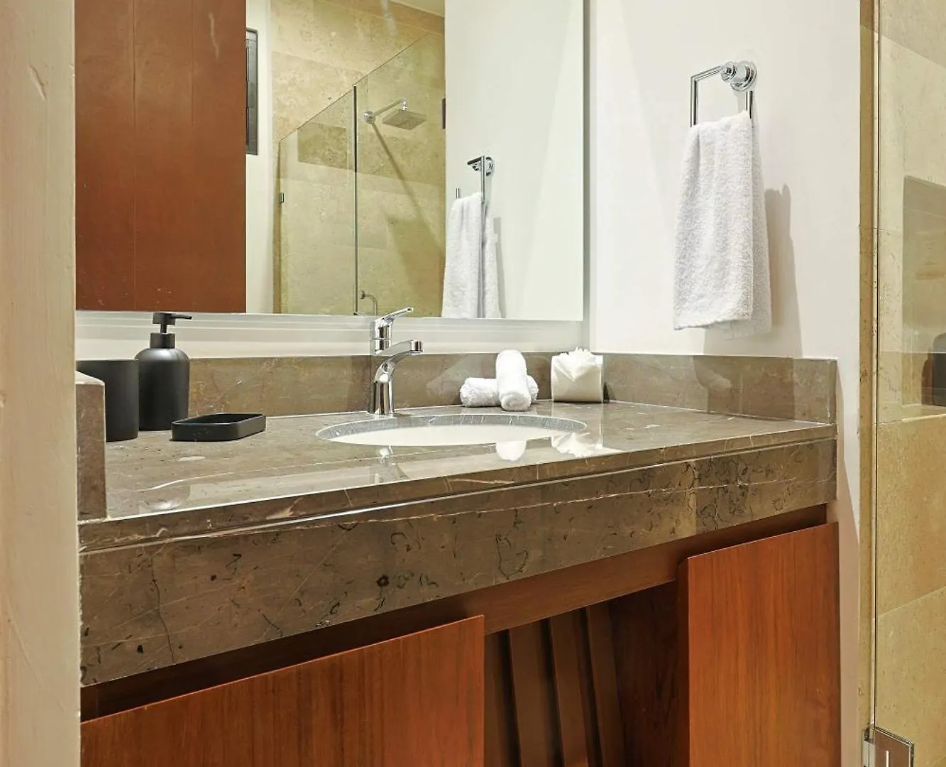 Ferienhaus Villa Modern Townhouse With Private Pool And Bbq Area Playa del Carmen